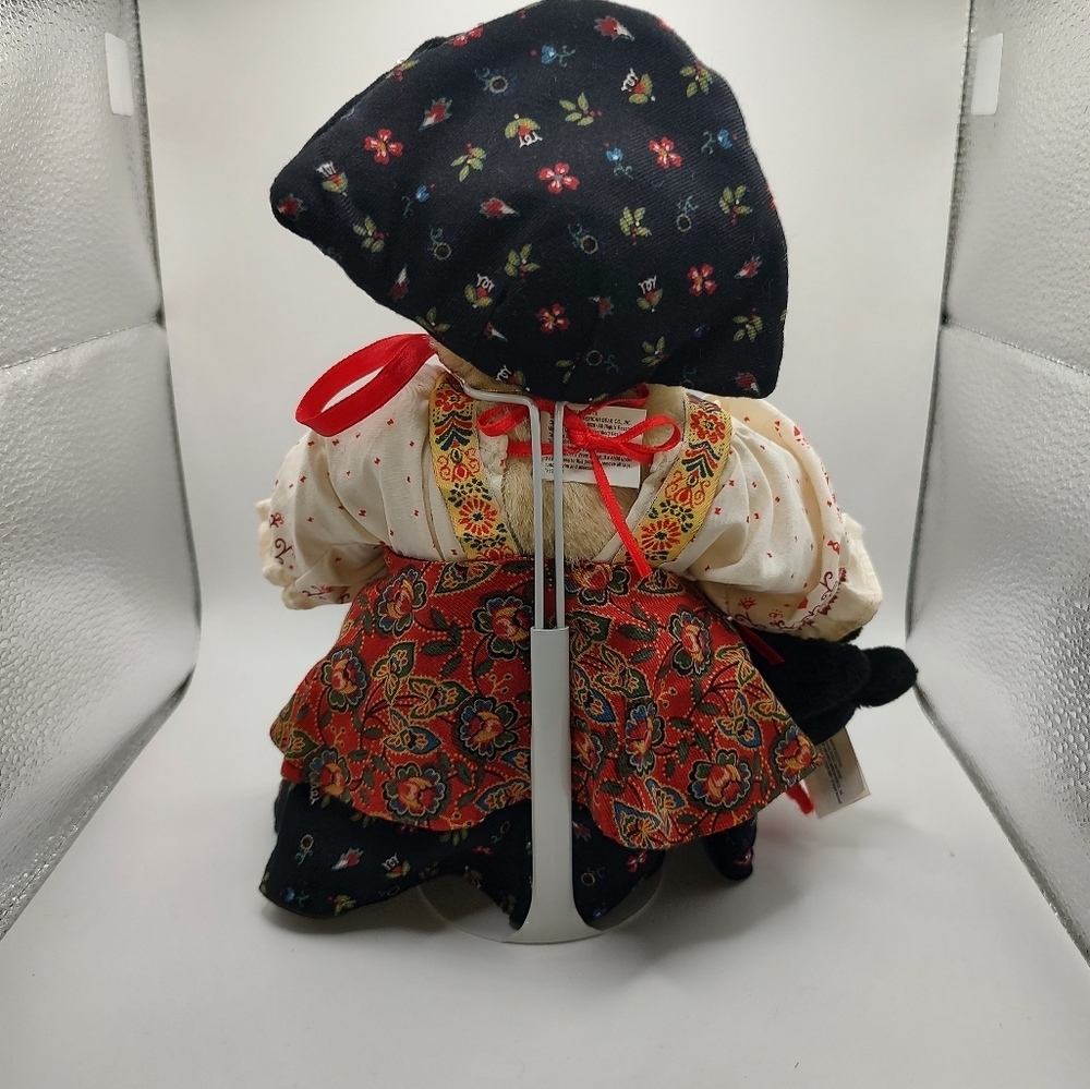 Muffy VanderBear, Czarina Muffina and the Enchanted Swan Bear! - Picture 4 of 9